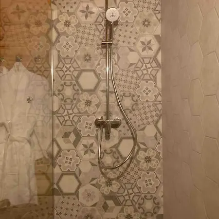 Le Familial - & Sauna - Serviettes - Peignoirs - Lits Faits - Menage Inclus